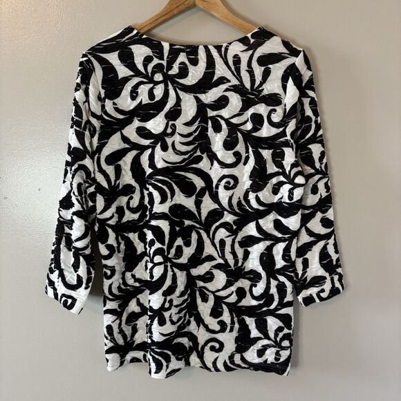 Cocomo Woman Ruched Textured Blouse Black White Paisley Crinkle Top Sz 1X - Picture 6 of 7